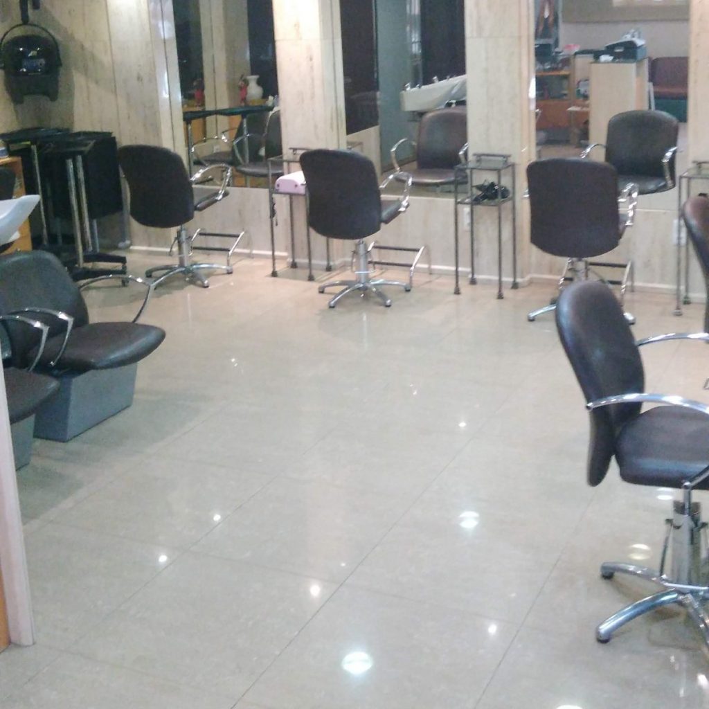 Zona de peinado peluqueria