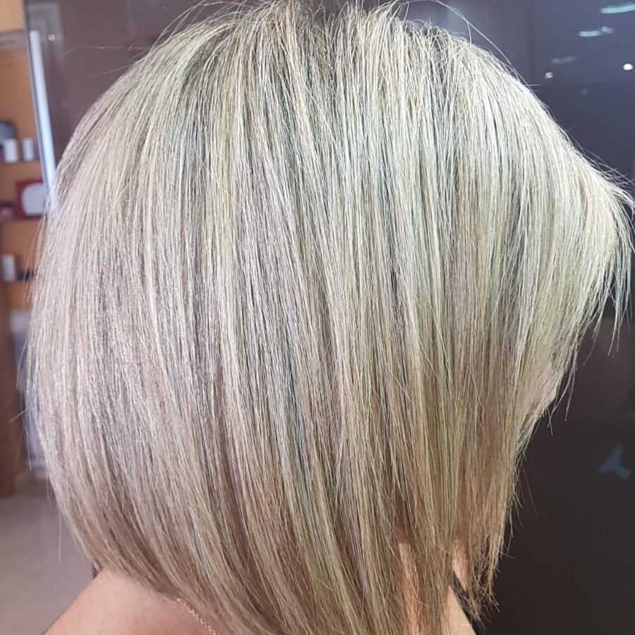 Mechas tricolor tonos fríos con blonder