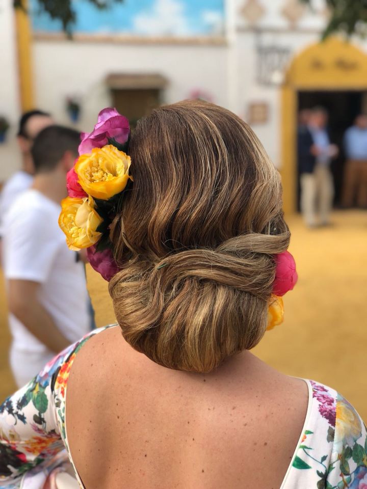 Peluqueria para flamenca Elegante