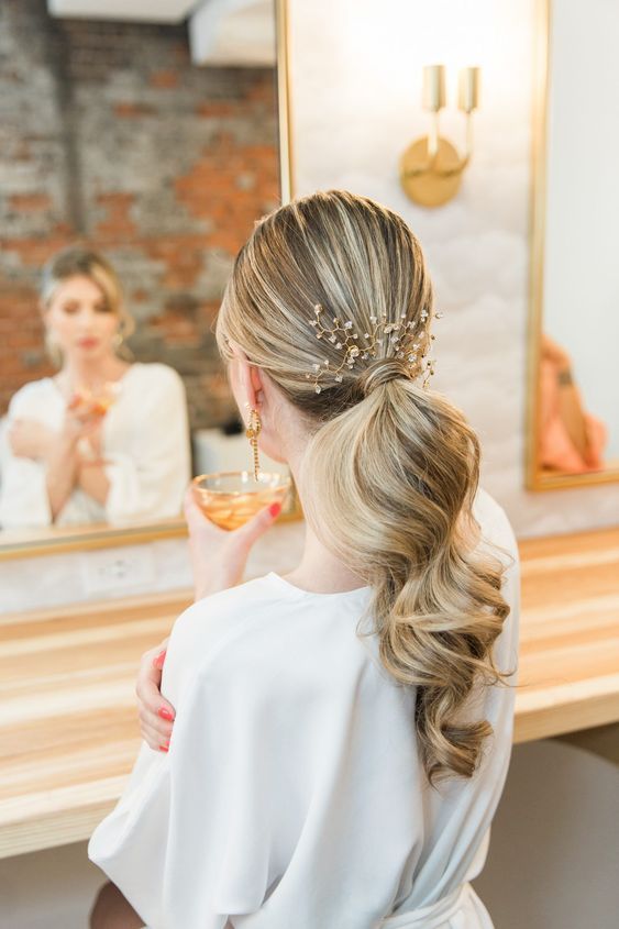 Peluqueria para Bodas en Cordoba Coleta Ondas Amplias